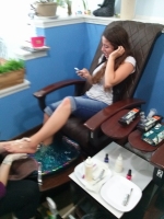 Phone time during the pampering